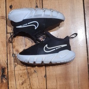 Nike Toddler Flex Runner Sneaker
